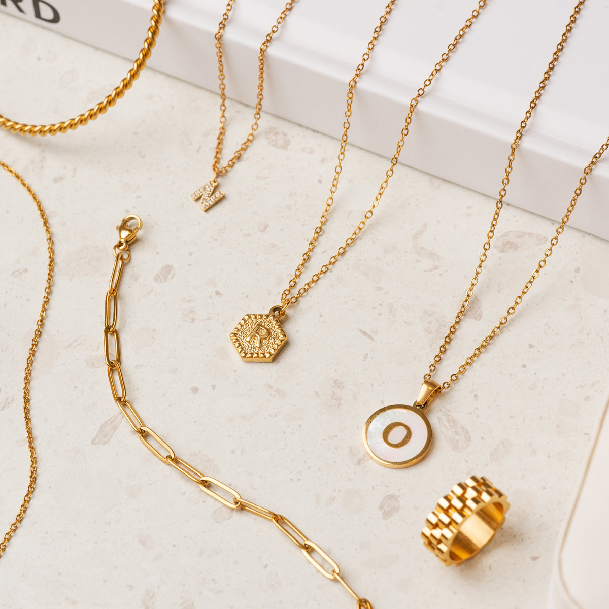 Colar de Inicial de Mármore Banhado Ouro 18K