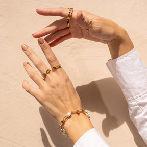 Pulseira Nó com Pérolas Banhado a Ouro 18k