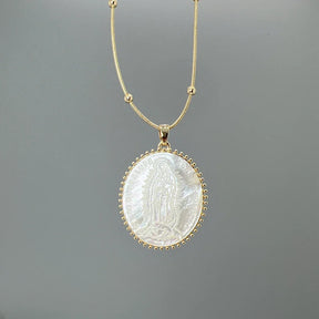 Colar Pingente Virgem Maria de Conha Natural