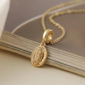 Colar com Pingente Virgem Maria